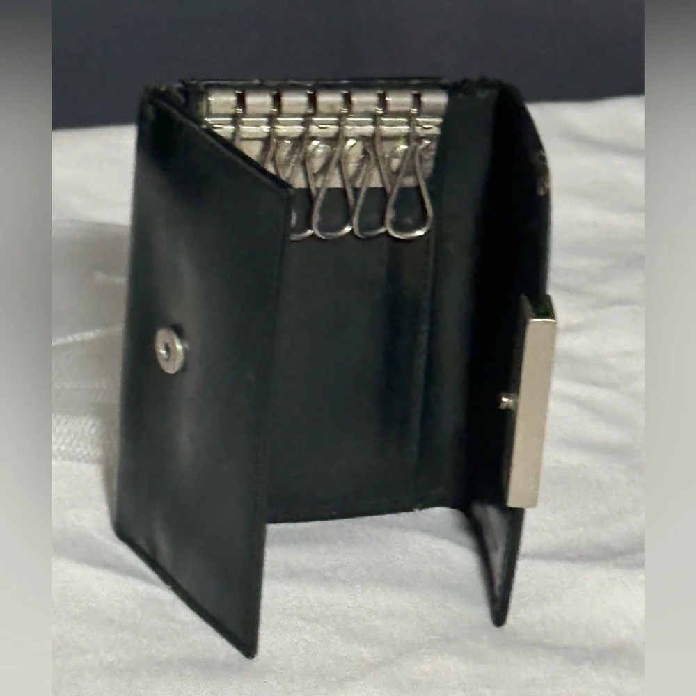 Prada vintage key holder unisex 🔑